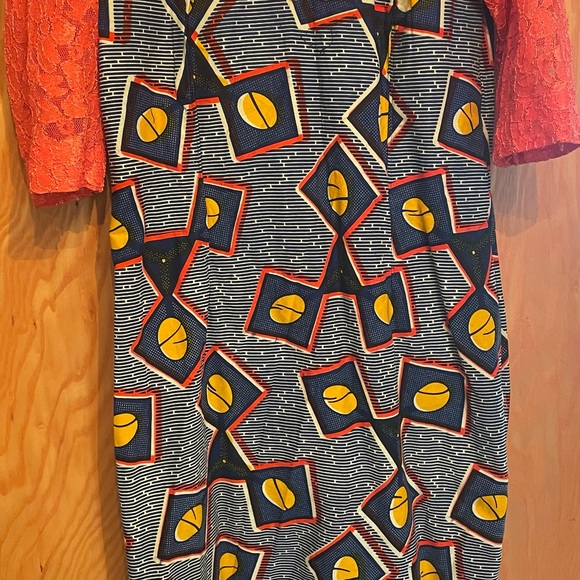 Beautiful African dress - Picture 3 of 5